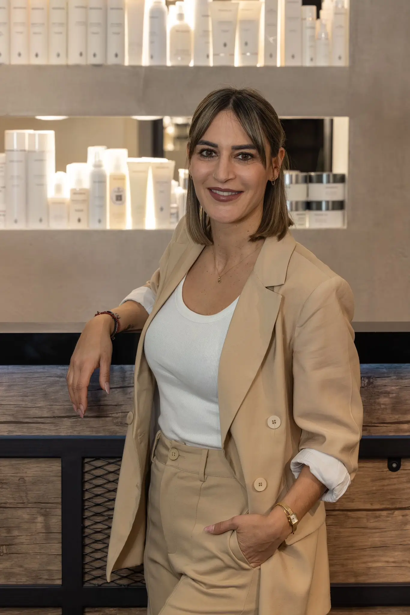 Niki Prasidou Inhaberin des Friseursalons